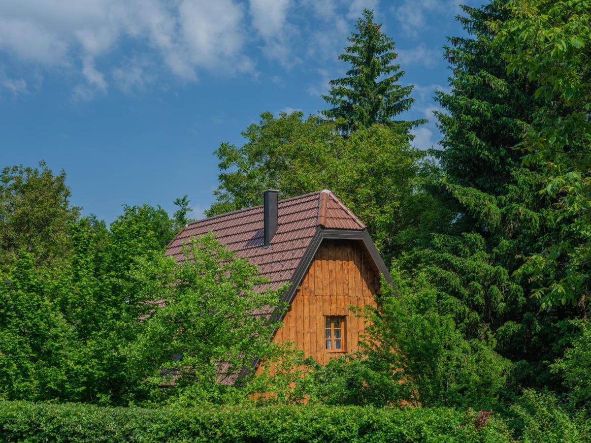 Yeti Cabin Плитвица Село Екстериор снимка