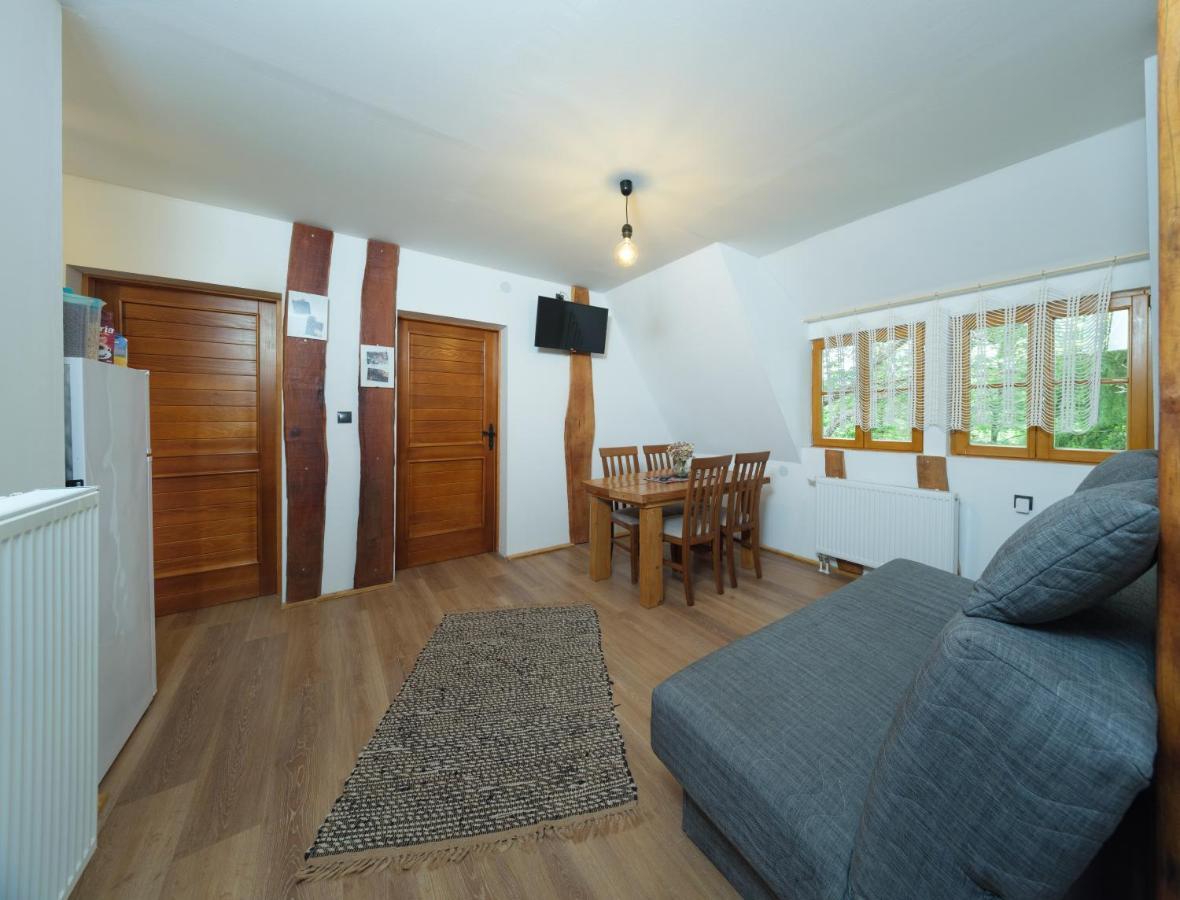 Yeti Cabin Плитвица Село Екстериор снимка