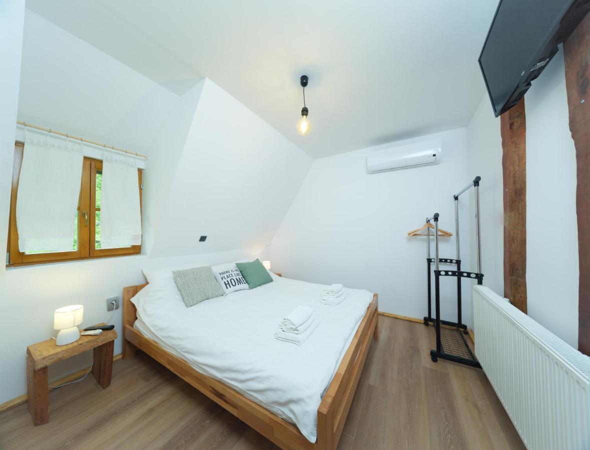 Yeti Cabin Плитвица Село Екстериор снимка